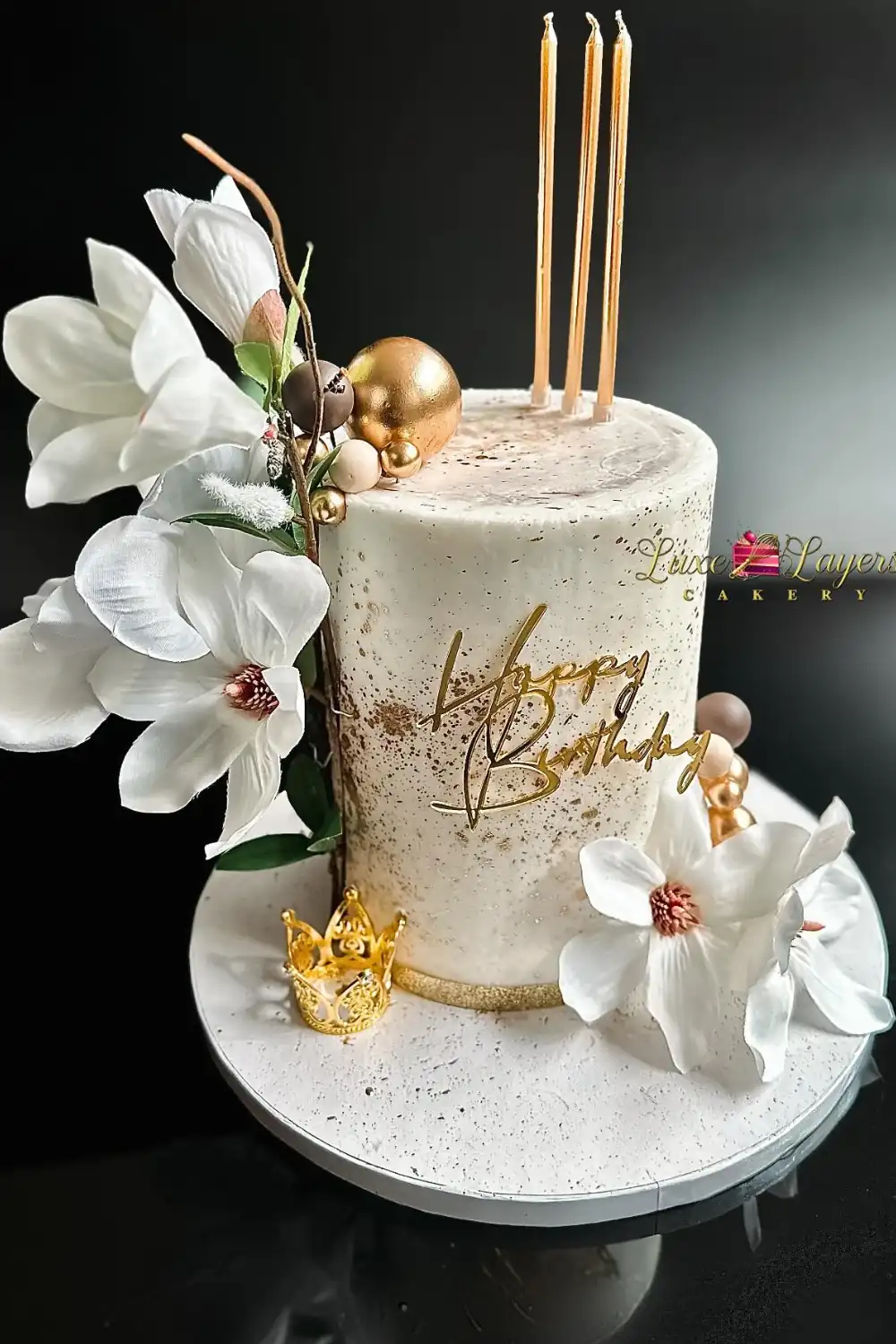 vanilla bean cake Miami elegant floral buttercream gold accents Luxe Layers Cakery