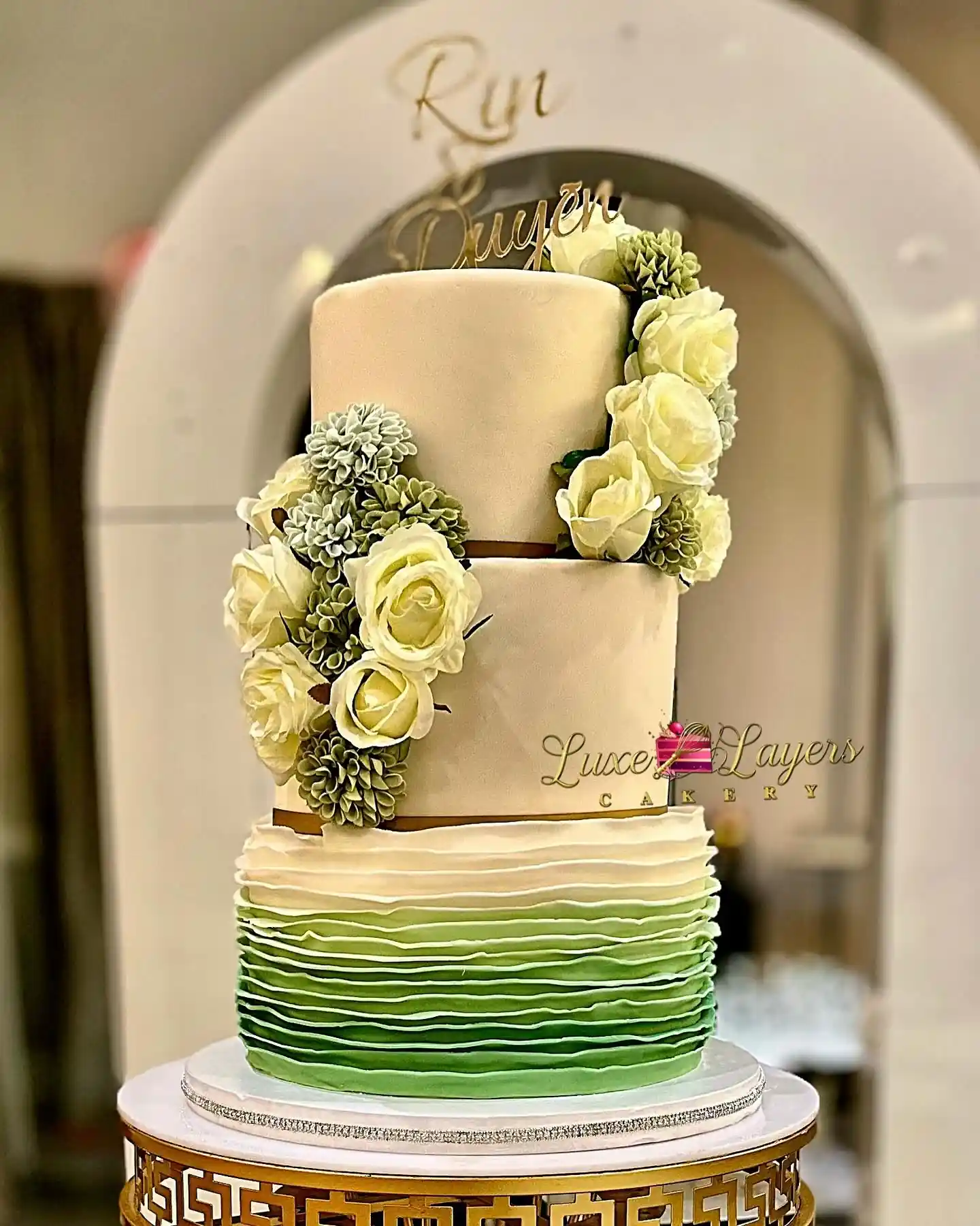 vanilla bean cake Miami multi tier floral cascade wedding design Luxe Layers Cakery